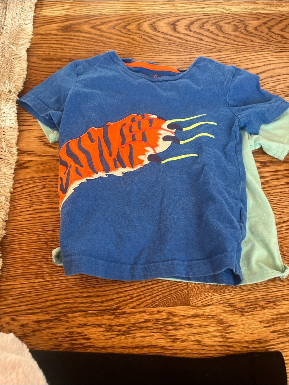 Mini Boden Blue Short-Sleeve Tee with Orange Tiger Claw Graphic 2-3Y